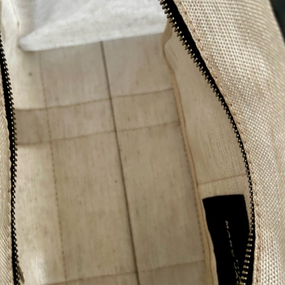 Marc Jacobs THE JACQUARD
MEDIUM TOTE BAG
Non-smoking home 
Excellent condition ! - Picture 9 of 16